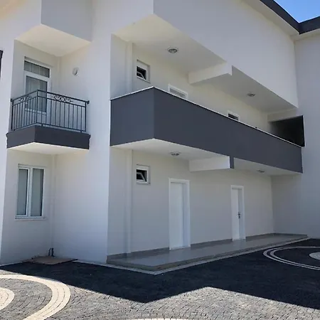 Antik Homes מלון דירות *